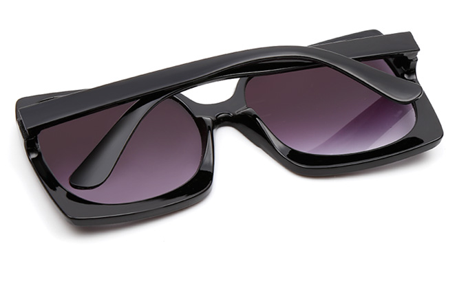 Halle Square Sunglasses